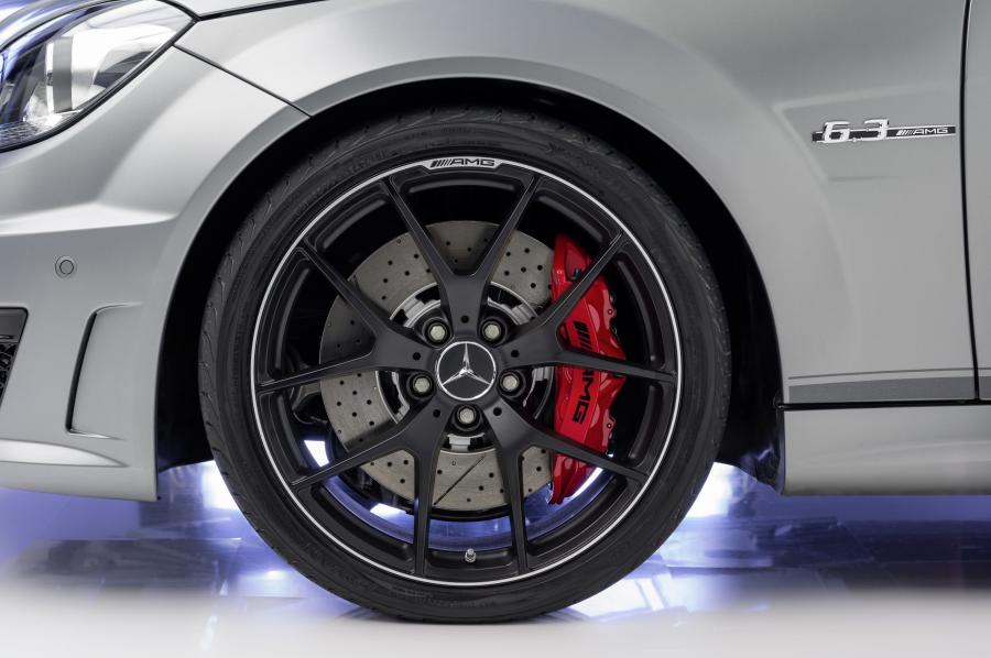  Mercedes-Benz C63 AMG Coupe Edition 507 2013 года  (фото 12 из 20)